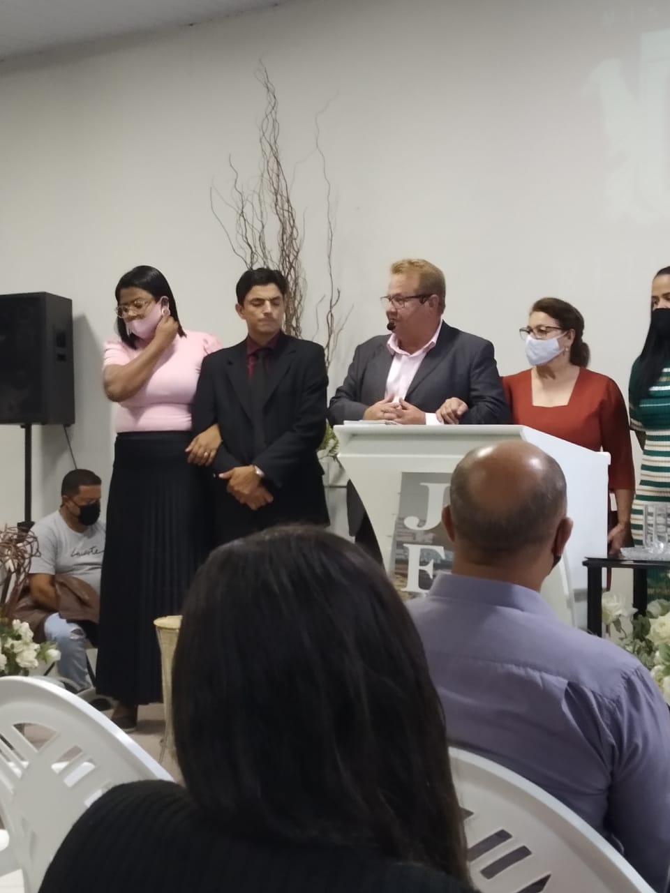 Lideranca reunida na igreja